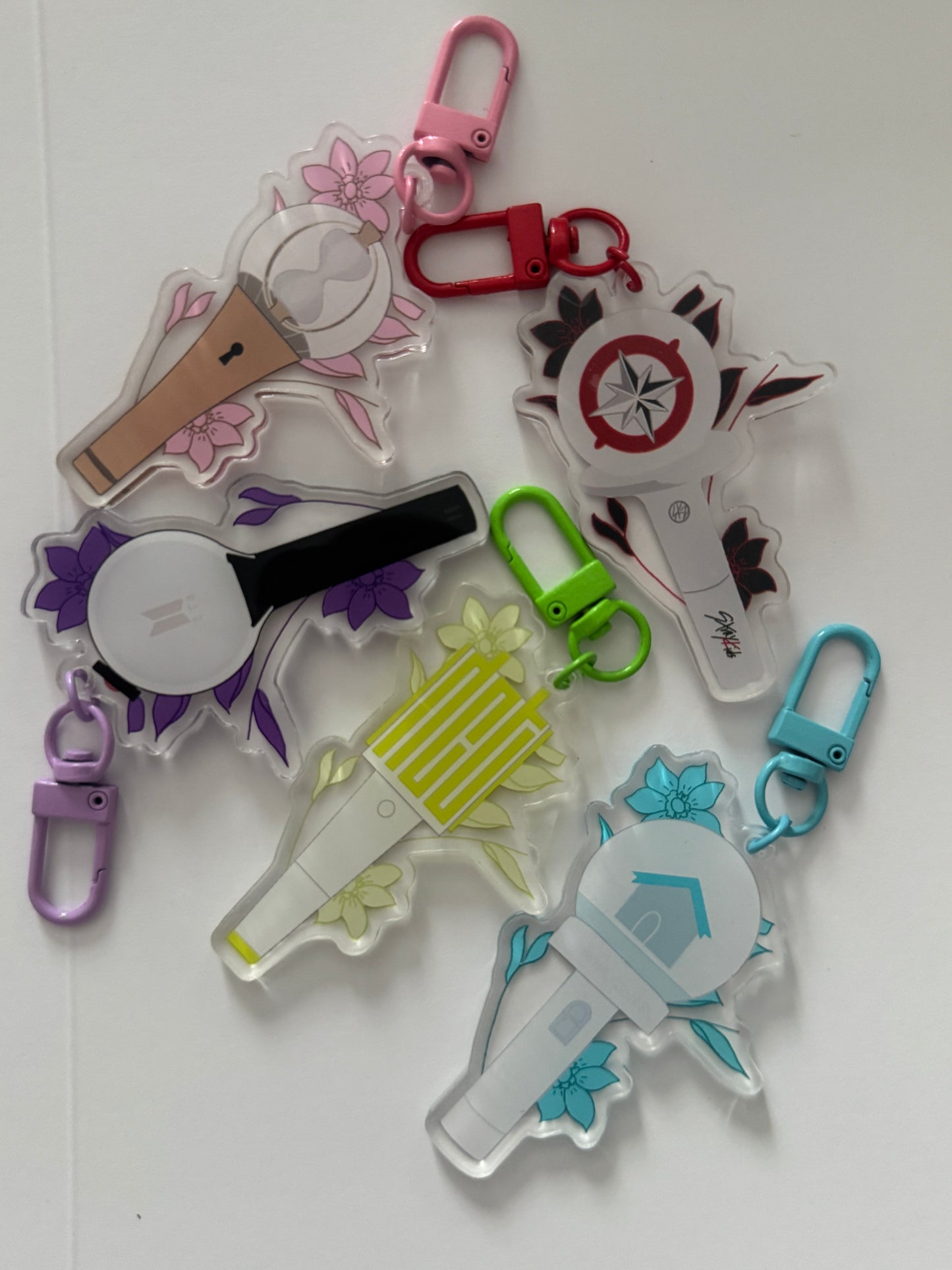 [KEYCHAIN] LIGHTSTICK KEYCHAINS