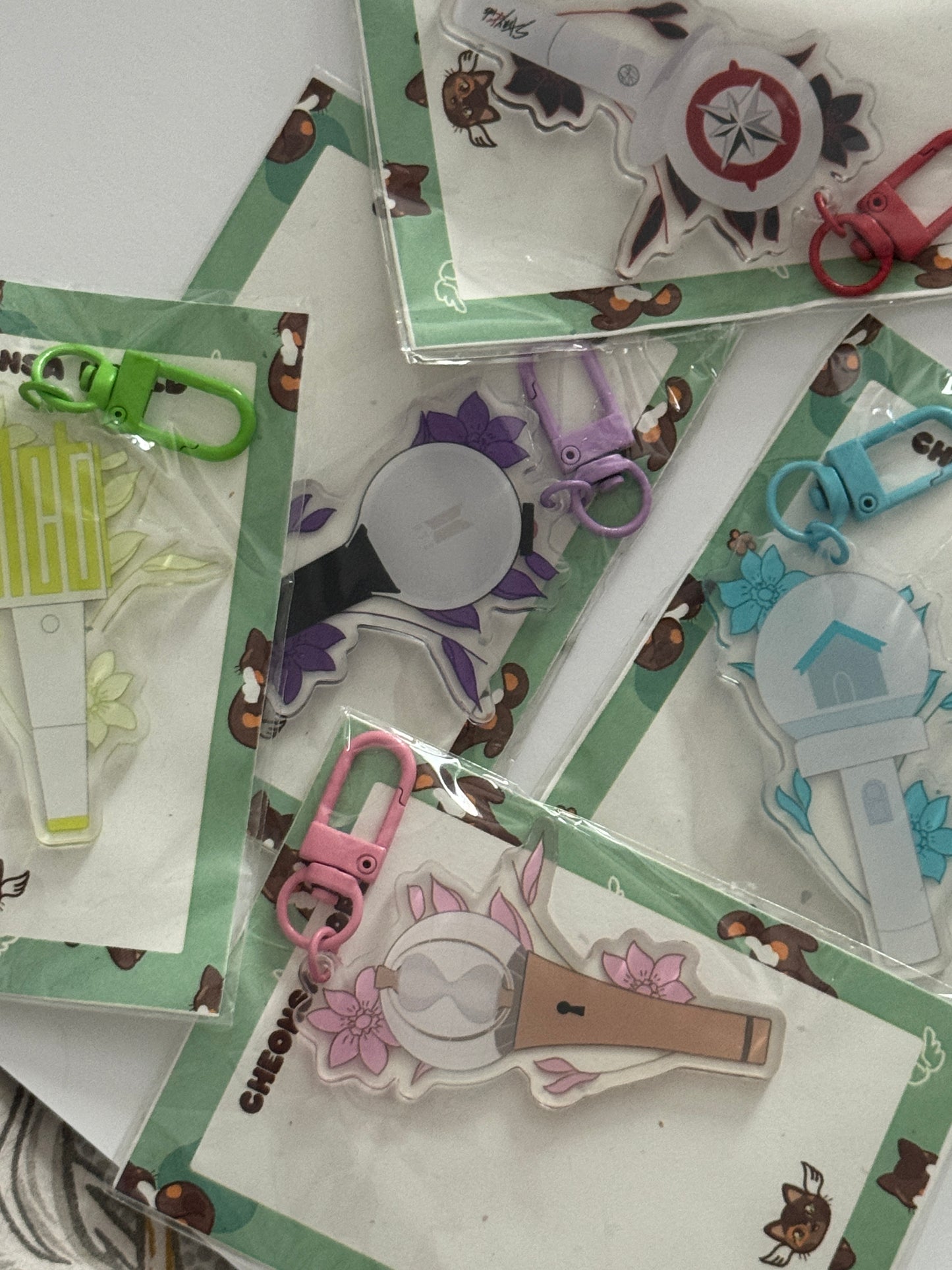 [KEYCHAIN] LIGHTSTICK KEYCHAINS